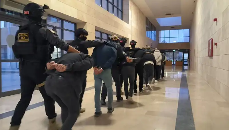 47 İlde DAEŞ'e Yönelik Büyük Operasyon: 298 Şüpheli Yakalandı