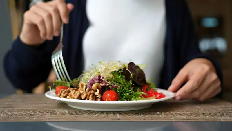 Önce Sebze Yemek: Sağlığınıza Etkisi ve Bilmeniz Gerekenler