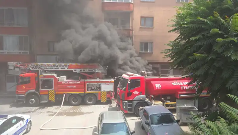 Niğde'de Beyaz Eşya Deposunda Çıkan Yangın Korkuttu: Olayın Ayrıntıları Ortaya Çıktı