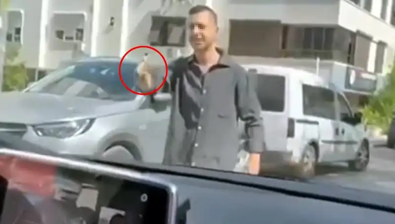 Trafikte Kadınlara Silah Doğrultarak Korkutan Sürücü Hakkında Şok Gelişmeler