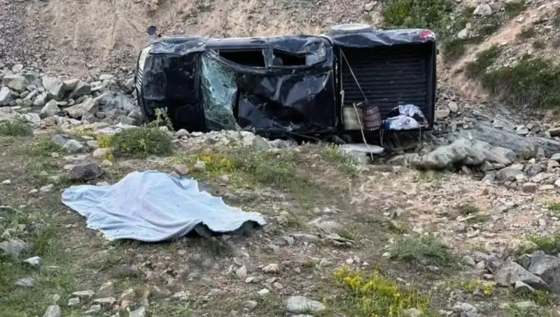 Gümüşhane'de Feci Kaza: Bir Hayat Gitti, Beş Kişi Yaralandı