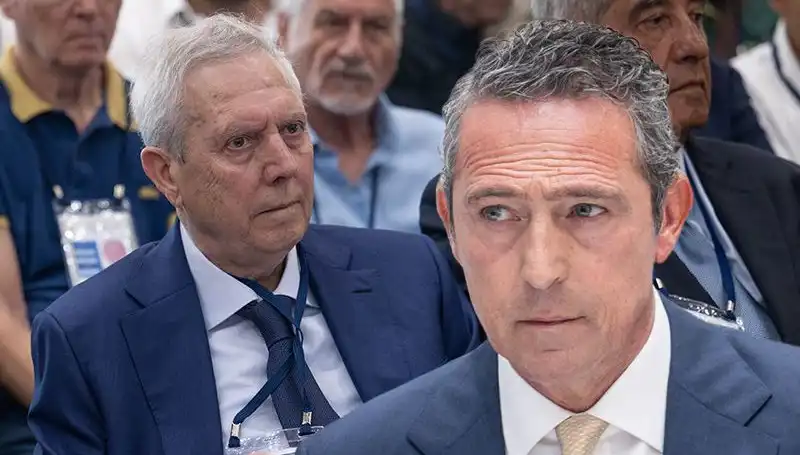 Fenerbahçe Divan Kurulu’nda Aziz Yıldırım’dan Sert Adaylık İddiası