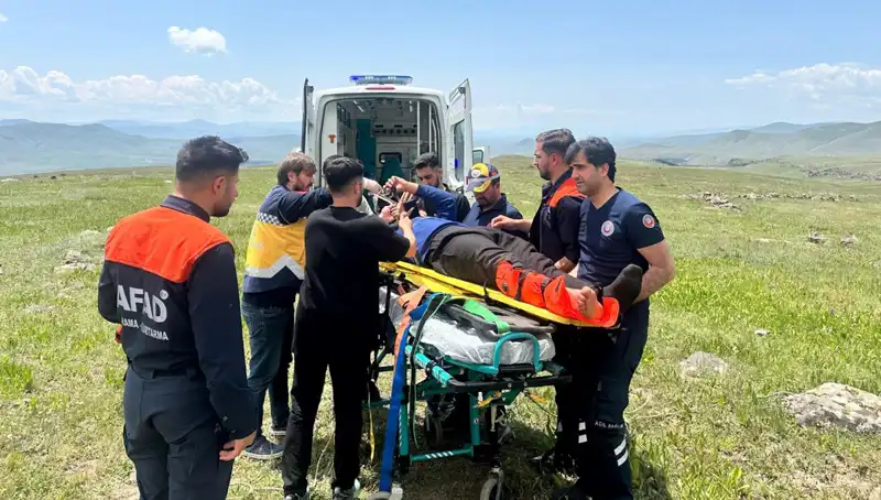 Kayalıkta Düşen Çoban İçin Üç Gün Sürdürülen Kurtarma Operasyonu Başarıyla Tamamlandı