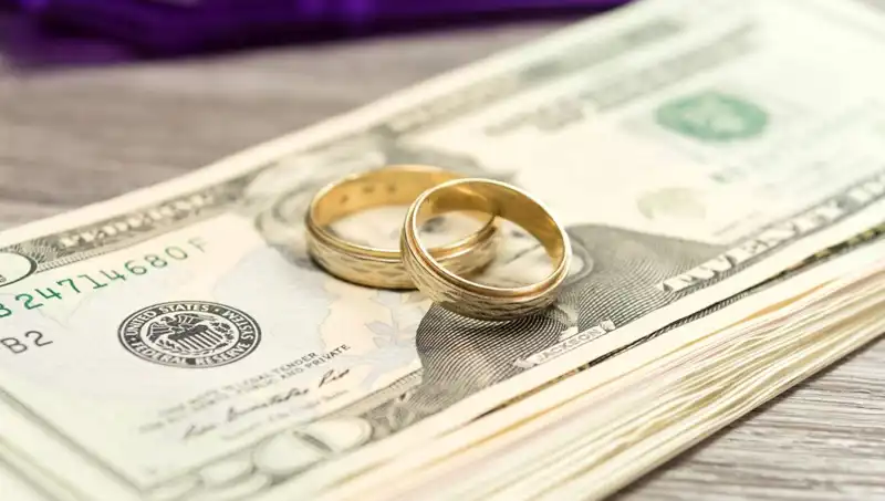 Partnerinizle Güveni Sarsan Durum: Para Saklıyor Olabilir mi?