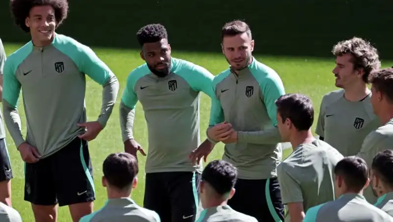 Chelsea ve Sevilla'nın Yıldızı Türkiye'de Futbola Devam Ediyor!