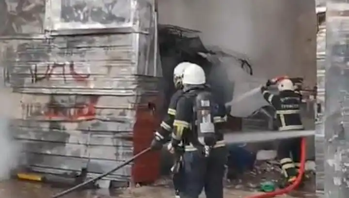 Şanlıurfa'da Hurda Deposunda Patlayan Yangın, Korku Dolu Anlara Neden Oldu