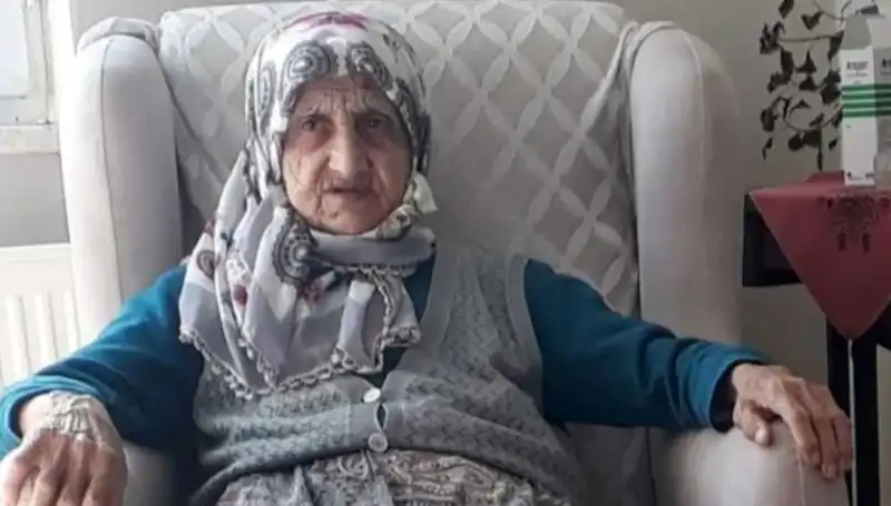 Yaşlı Kadının Acı Ölümü: Otomobil Çarpması Neden Olayı Sarsıtır?