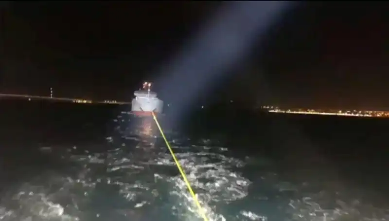 Çanakkale Boğazı'nda Gemi Arızası: İki Günü Aşan Kurtarma Çalışmaları