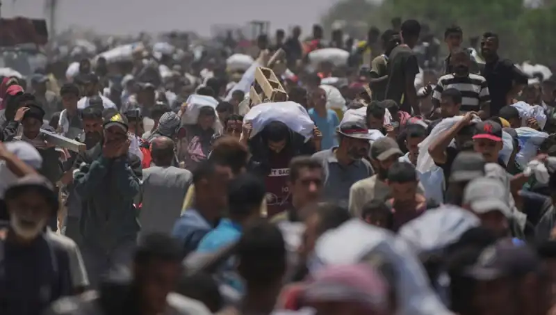 İsrail Saldırıları: 798 Filistinli Hayatını Kaybetti, Acil Yardım Çığlığı