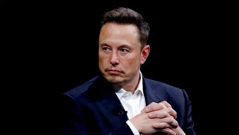 Elon Musk’tan Şaşırtan Açıklama: Robotlar Cerrahları Geçmeye Hazır!