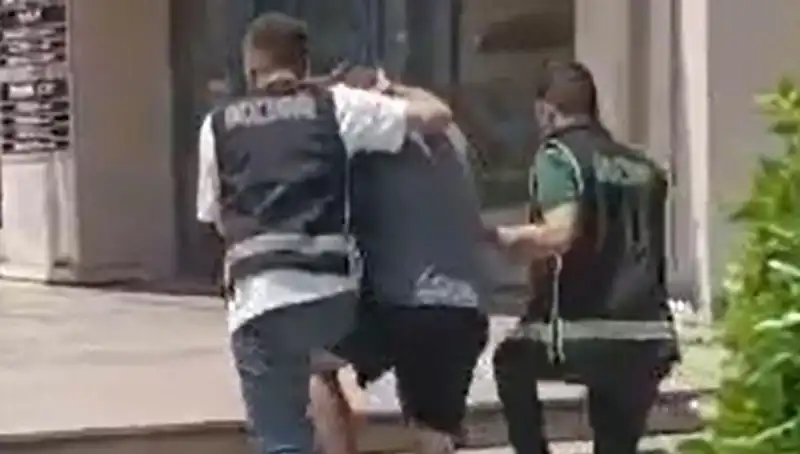 Turist, Sahte Dövizle Alışveriş Yaptığı İçin Sınır Dışı Edildi!
