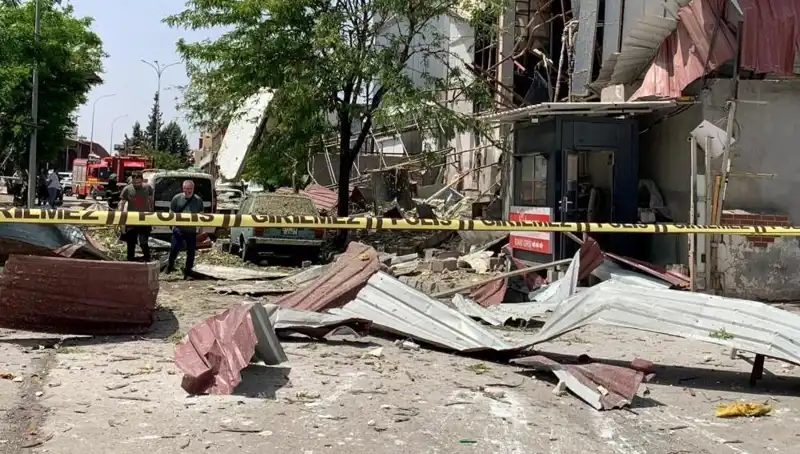 Gaziantep'te Fabrikada Büyük Patlama: Yaralılar ve Panik Havası Hakim