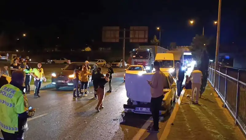 Otoyolda Dikkatsiz Geri Dönüş: İki Çocukla Dört Yaralı