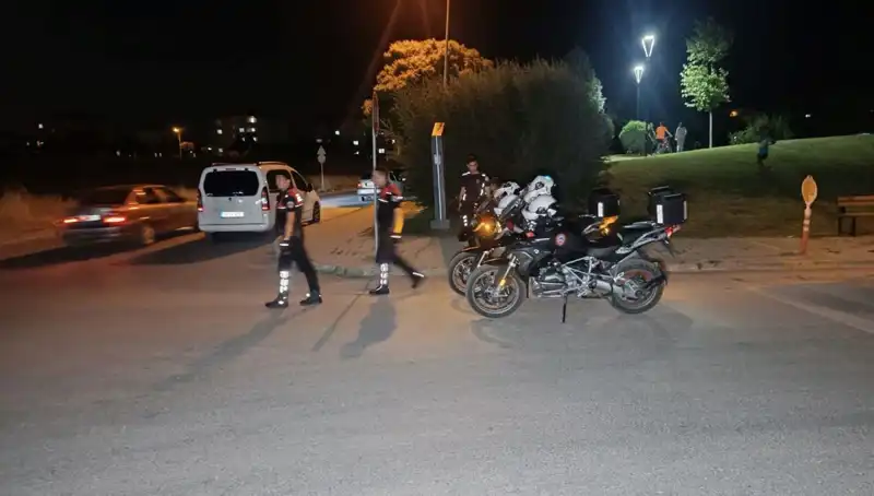 Parkta Kanlı Kavga: 14 Yaşındaki Çocuk Bıçaklandı