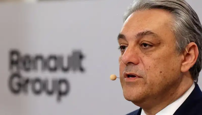 Renault'da Şok Gelişme: Üst Düzey İstifa Yıldız İsim Sektörü Sarsıyor!