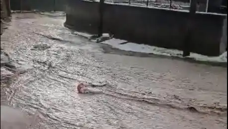 Sivas’ta Dolu ve Sağanak Yağışlar Sele Neden Oldu: Şehirde Büyük Hasar