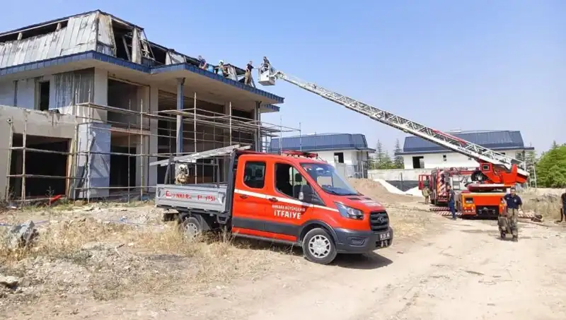 Ankara Gölbaşı'nda Villaları Tehdit Eden Yangın Paniği