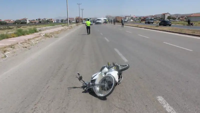 Dur İhtarı Verildi, Polise Çarpan Sürücünün Hikayesi Şaşırtıyor!