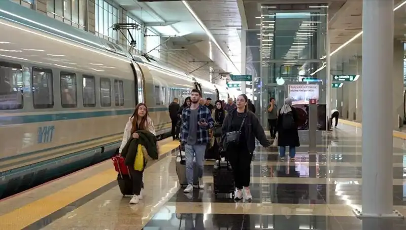 Yüksek Hızlı Trenler İçin Yeni Ek Seferler Duyuruldu: Seyahat Deneyimini Geliştiriyor