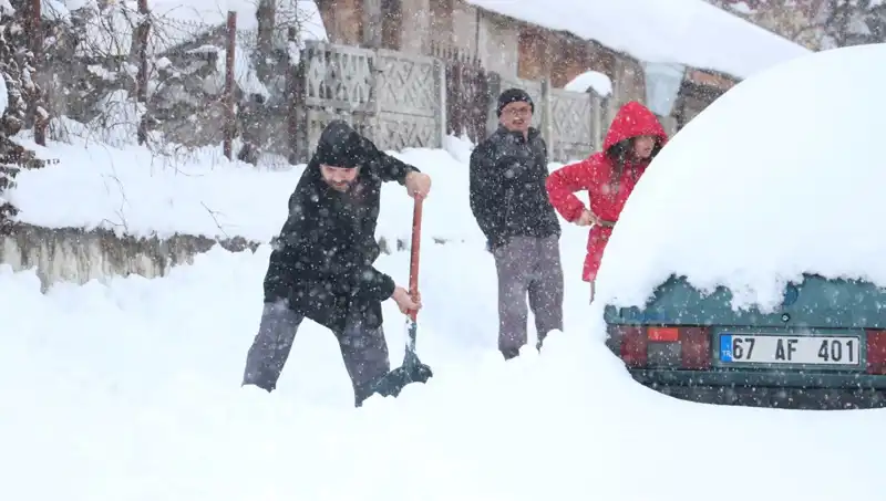 14 Nisan'da Okullar Tatil Mi? Kar Tatili Hangi İllerde Uygulanıyor?