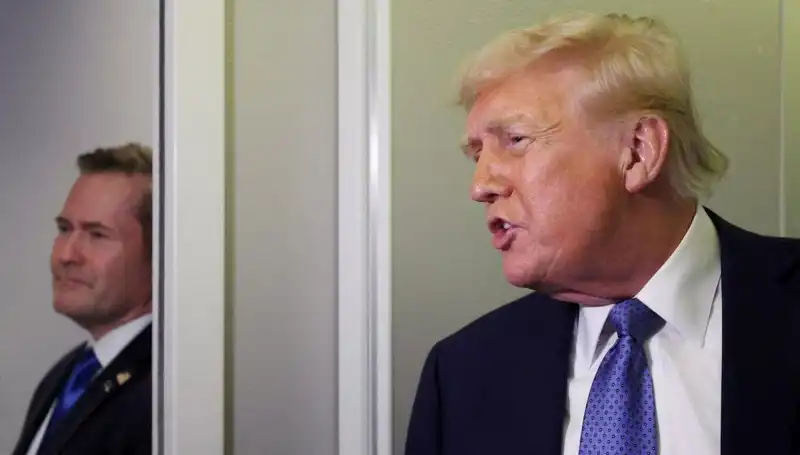 Trump'ın Sızıntı Skandalında Mike Waltz Görevden Alındı