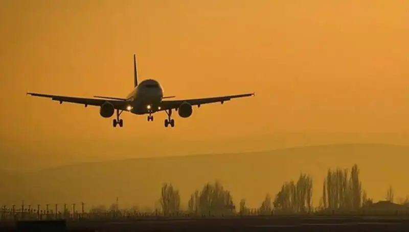 Çin Gökyüzünde Tedirgin Anlar: Yolcu Uçağı Zorunlu İniş Yaptı