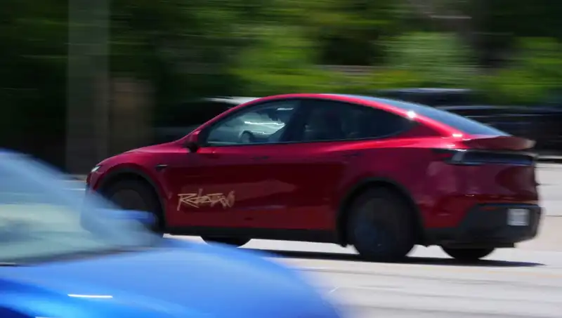 Tesla'nın Robotaxi Projesi: Musk'ın Hayali Hüsrana Uğradı mı?