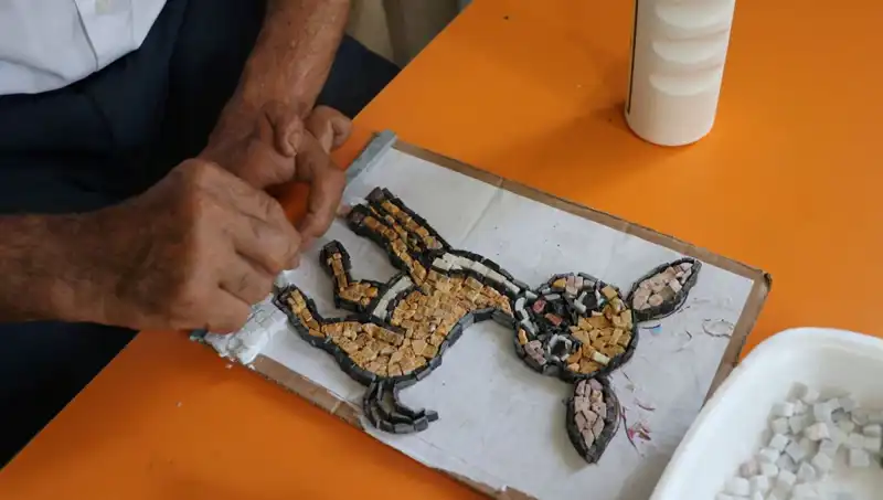 Oğlunun Ödeviyle Tanıştı, Şimdi Yeni Bir Tutkuya Sahip!