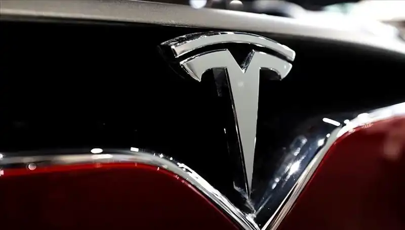Tesla’da Fırtınalı Günler: Ucuz Model ve FSD Bekleyişi Ne Anlama Geliyor?