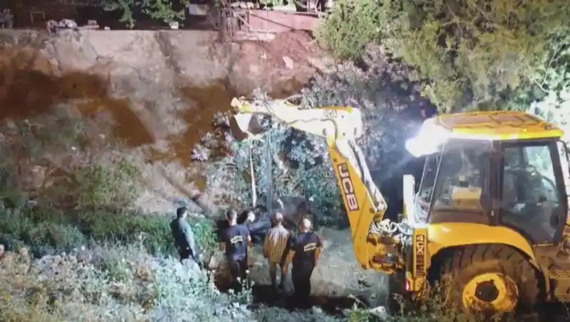 Hatay’da Yürekleri Isıtan İnek Kurtarma Operasyonu Gerçekleşti