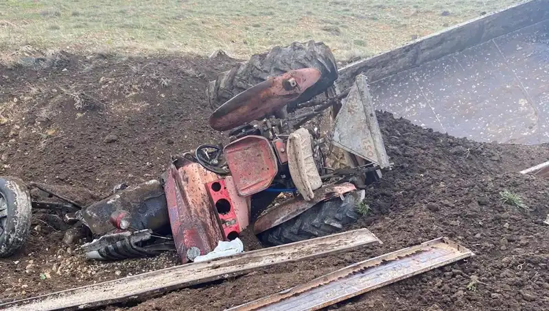 Kayseri'de Kontrolden Çıkan Traktör Şarampole Yuvarlandı: Yaralılar Var mı?