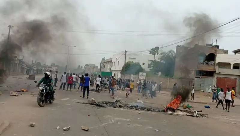 Togo'da Protesto Gündemi: Nehirlerde Bulunan Cesetler Neleri İfade Ediyor?