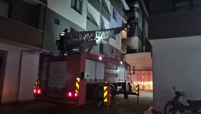 Uyuyakalan Çocuk Mahallede Küçük Bir Kaosa Neden Oldu