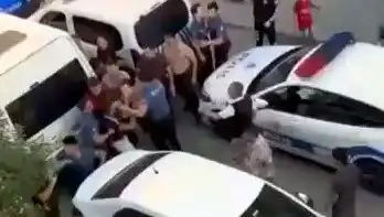Sosyal Medyada Başlayan Kavga Sokaklarda Çıkan Arbede ile Sonuçlandı
