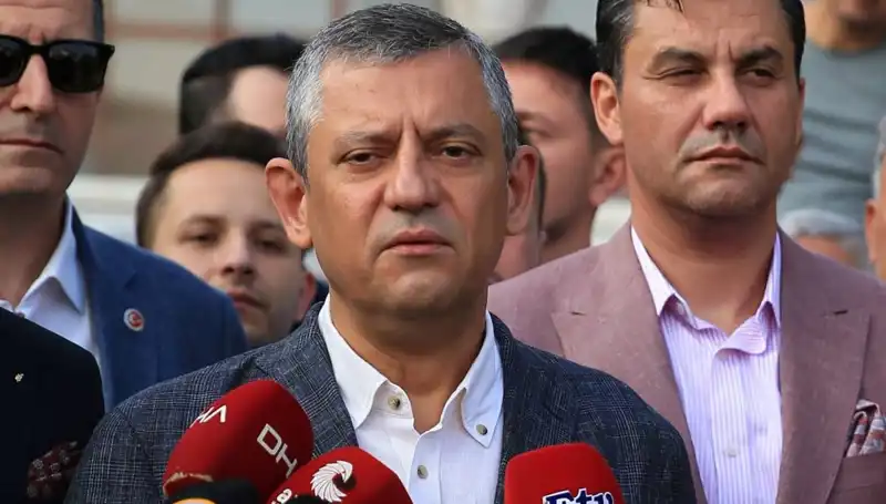 Özgür Özel: "Demokrasiye Darbe, Sandığı Ortadan Kaldırmak İstiyorlar"