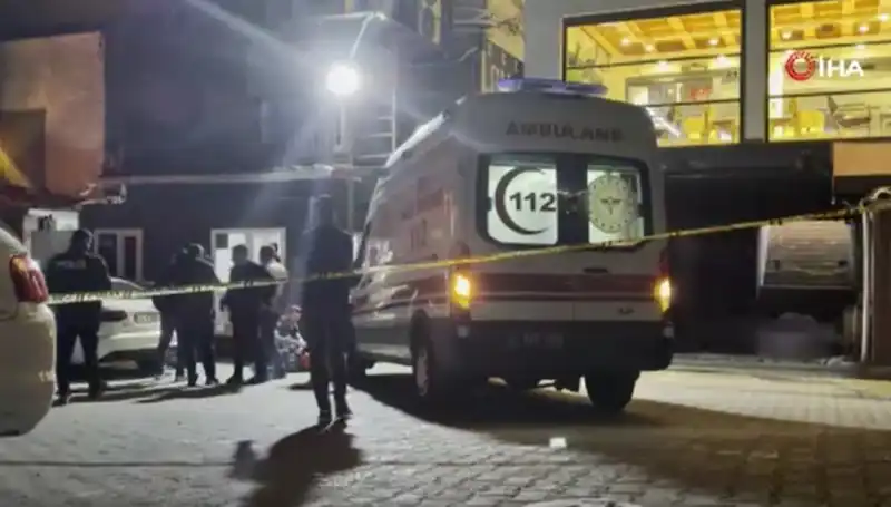 Gece Kulübü Önünde Şok Eden Alacak Verecek Cinayeti