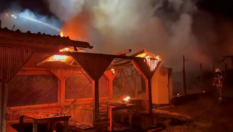 Şile'de Gözleme Restoranı Yangınında Altı İşletme Kül Oldu