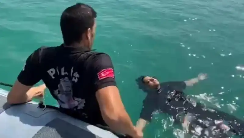 Baraj Gölüne Düşen Kadını Gemi Adamları Zamana Karşı Kurtardı!
