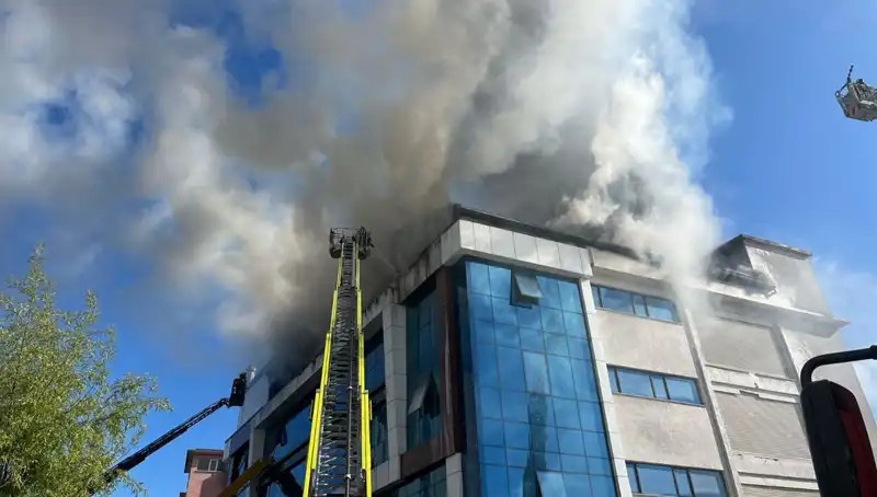 Esenyurt'ta Tekstil Atölyesinde Korkutan Yangın: Nedenleri ve Sonuçları