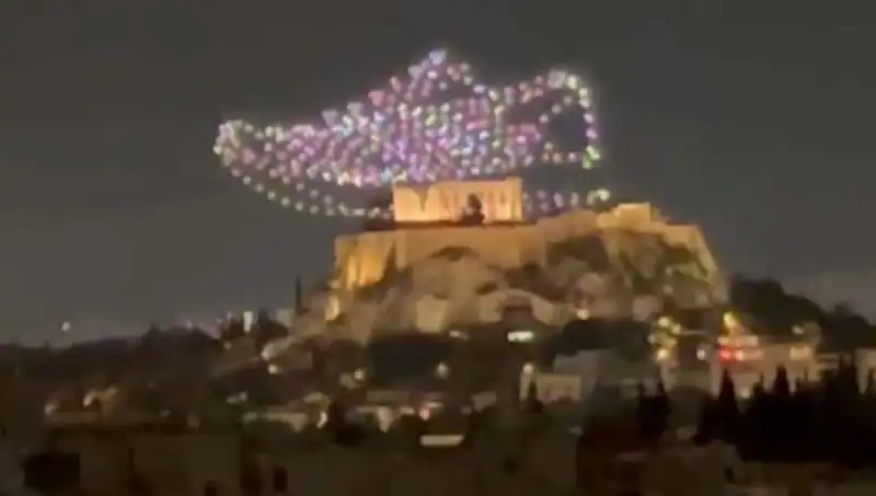 Akropolis Üzerinde Drone ile Yapılan Reklam İçin Soruşturma Başlatıldı