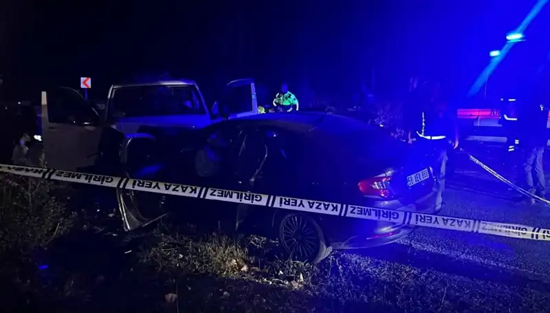 Ters Şeritte Seyreden Minibüs Kaza Yaptı: 1 Ölü, 8 Yaralı