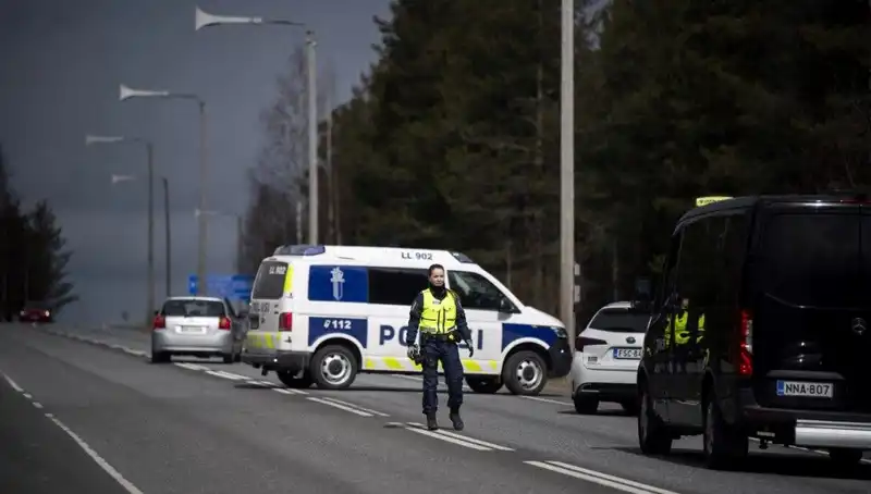 Finlandiya’daki Okulda Bıçaklı Saldırı: 3 Öğrenci Yaralandı, Şüpheli Gözaltında