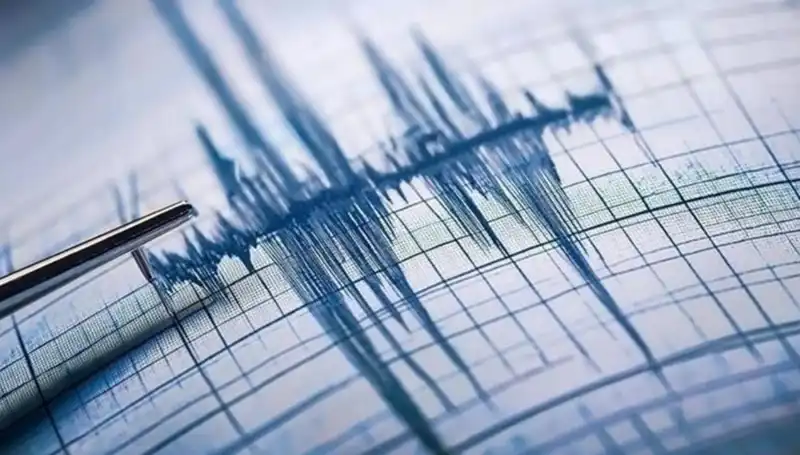 Antalya'da Korkutan Deprem: 3,8 Büyüklüğünde Sarsıntı Kendini Hissettirdi