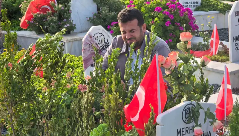 Yürekleri Dağlayan Bayram: Deprem Şehitliğinde Gözyaşlarıyla Dolu Bir Gün