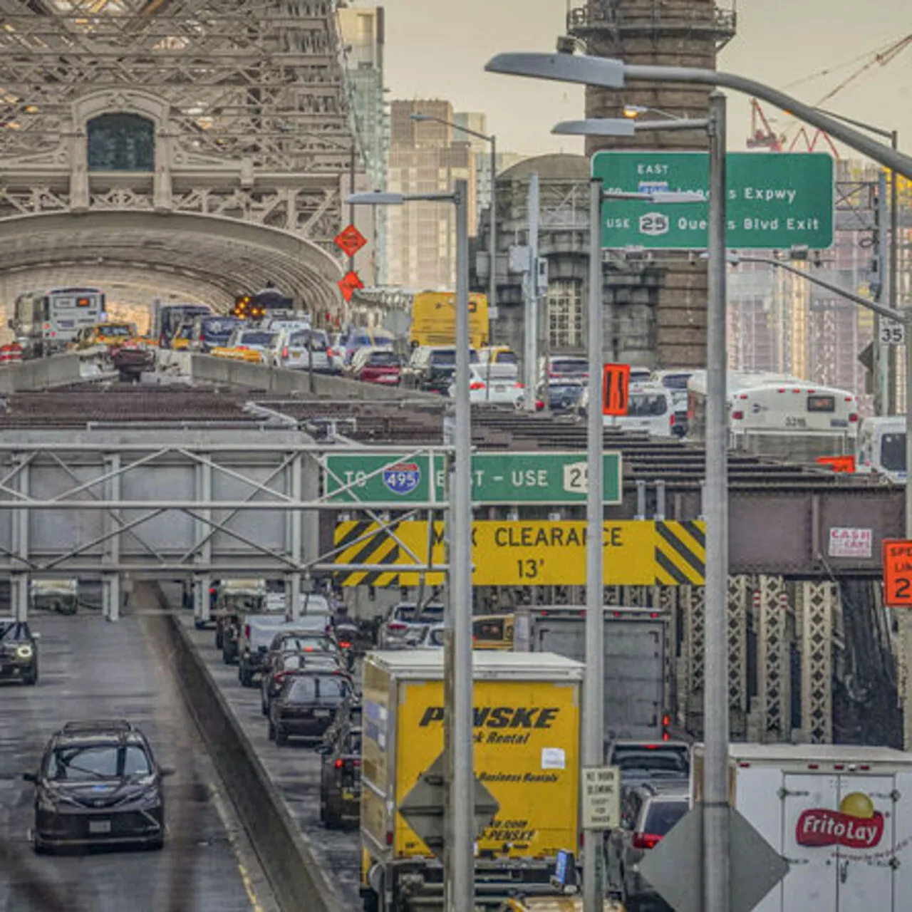 New York’ta Trafik Yoğunluğu Ücreti Uygulaması Başladı: Amaç Trafik ve Emisyonu Azaltmak