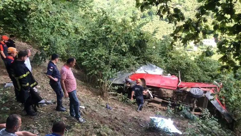 Fındık İşçilerini Taşıyan Araç Şarampole Yuvarlandı: Hayat Kayıpları ve Yaralılar