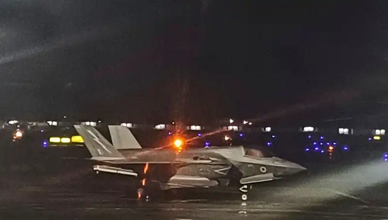 5 Haftalık Mahsur Kalma: İngiliz Savaş Uçağı Hindistan'da Nihayet Havalandı